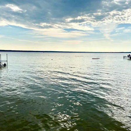 Classic Higgins Lake Cottage